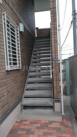 23/30 エントランス