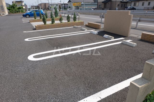 22/28 駐車場