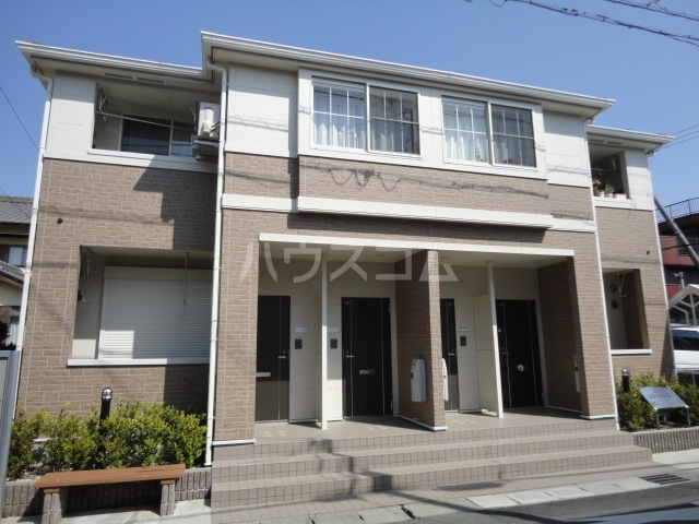 21/30 エントランス