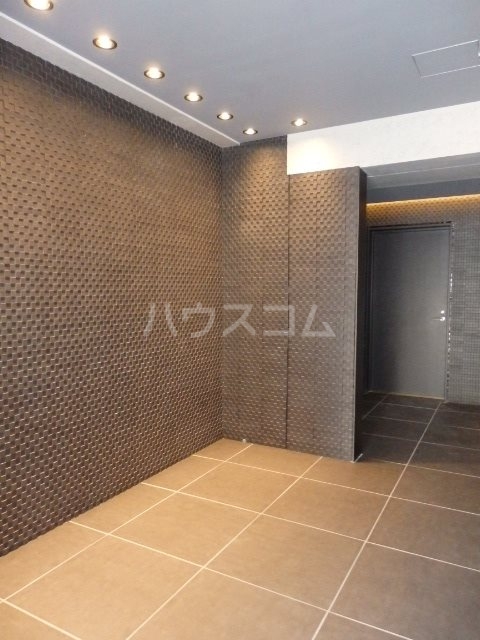 22/26 エントランス