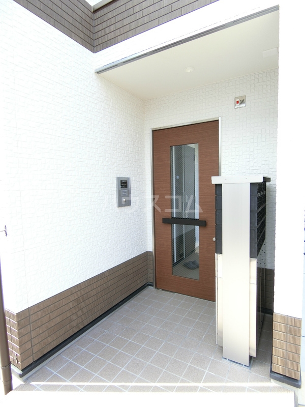 20/30 エントランス