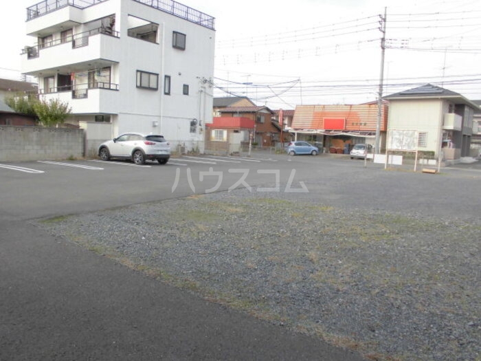 13/13 駐車場
