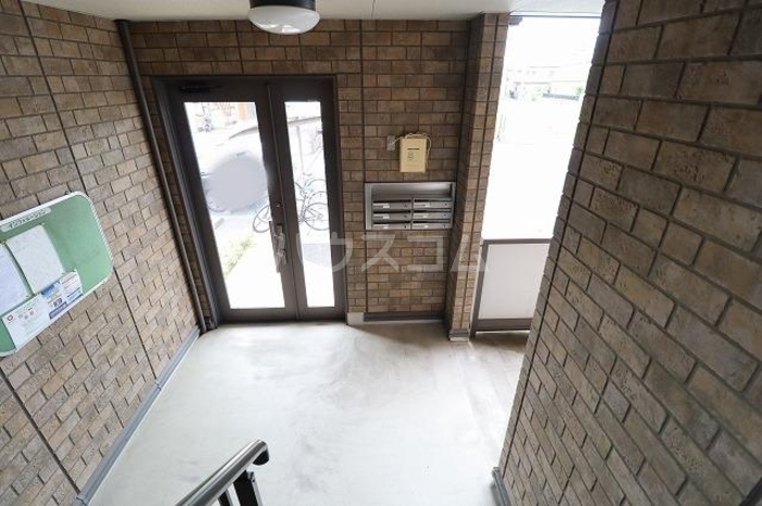 20/30 エントランス