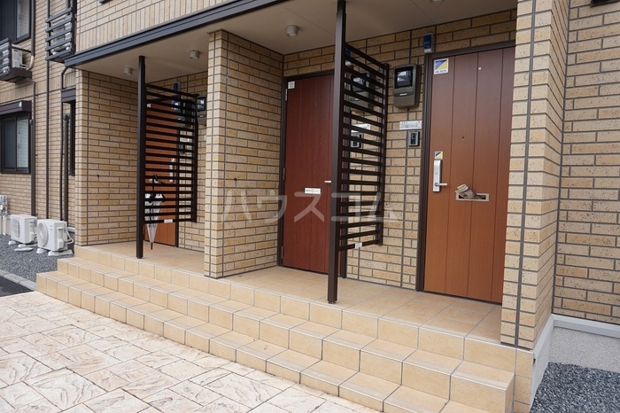 16/18 エントランス