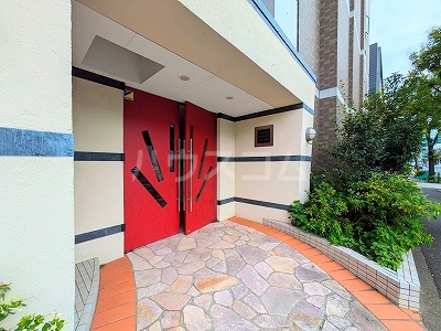 21/25 エントランス