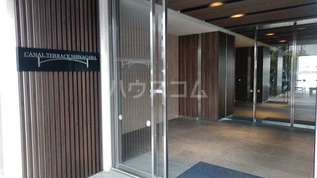 28/30 エントランス