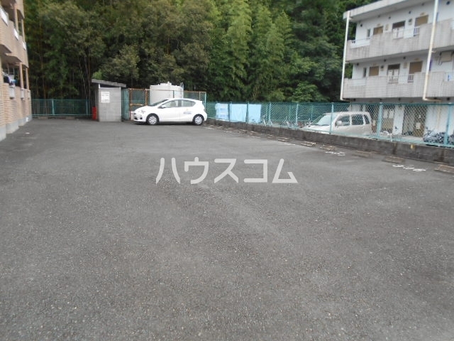 16/25 駐車場