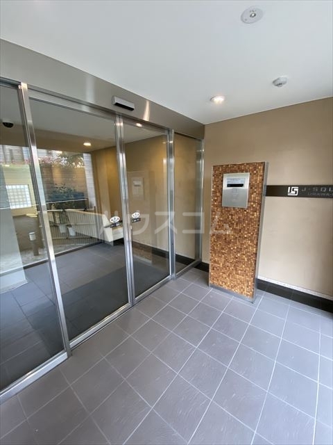 17/23 エントランス