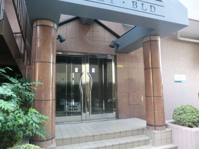 22/30 エントランス