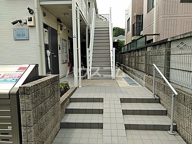 2/5 エントランス