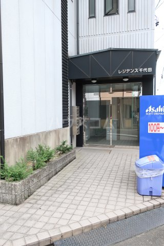 22/28 エントランス