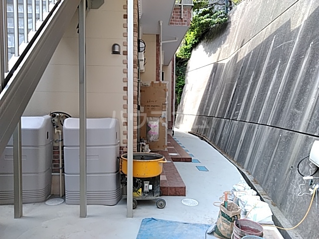 25/30 エントランス