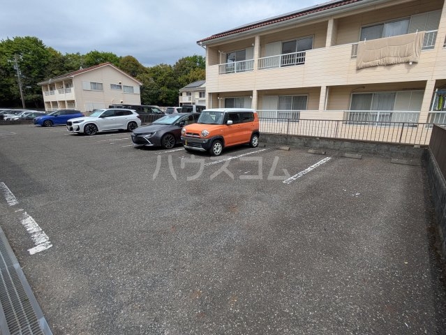 15/15 駐車場