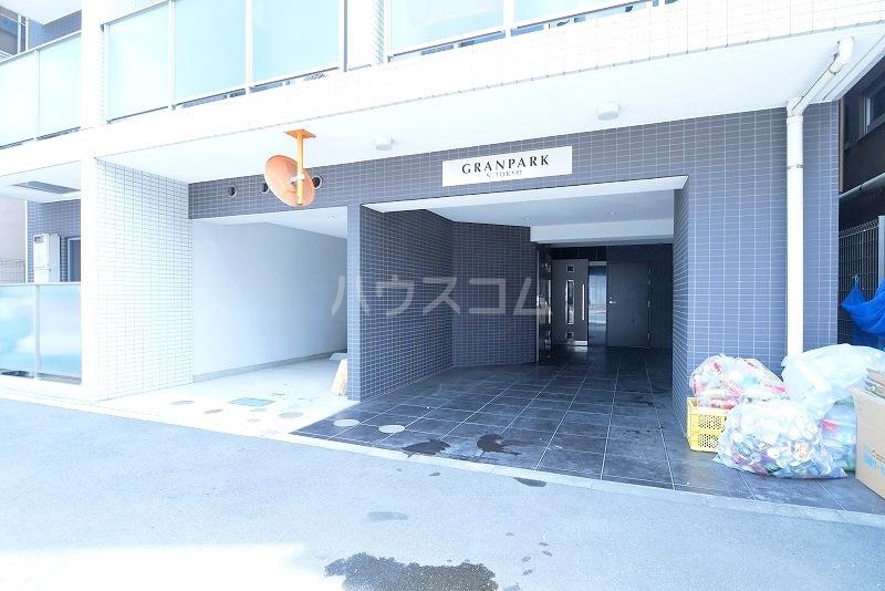 15/21 エントランス