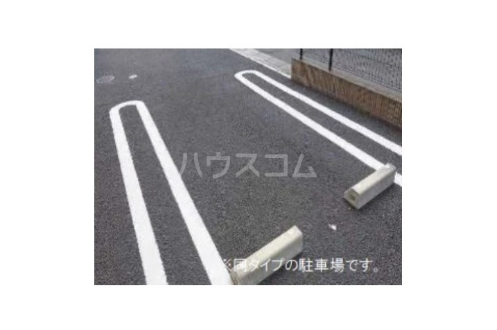 13/23 駐車場