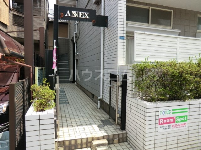 19/27 エントランス