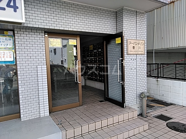 16/27 エントランス