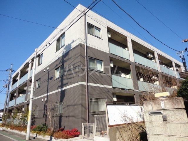 24/27 エントランス