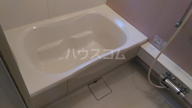 13/27 浴室