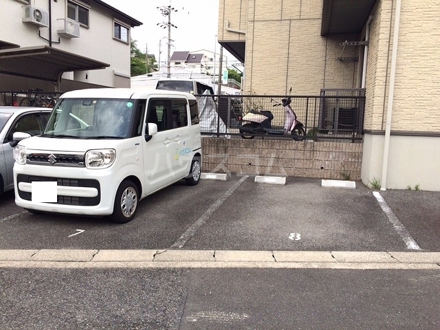 21/26 駐車場