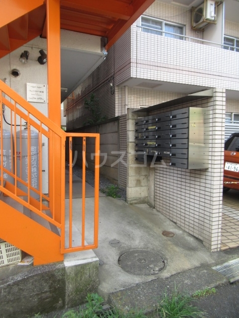 17/26 エントランス