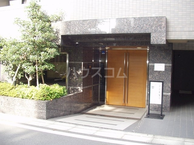 20/30 エントランス