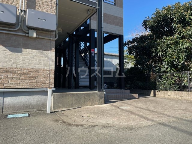 19/30 エントランス