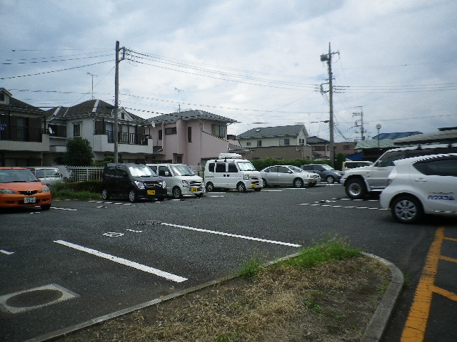 22/28 駐車場