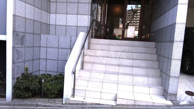 22/30 エントランス