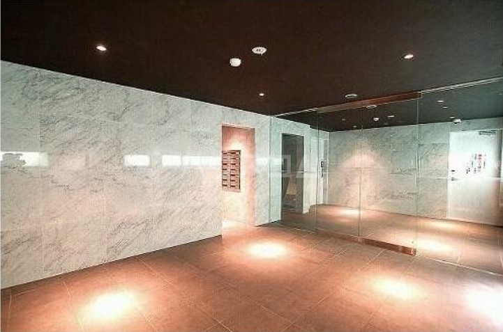 14/21 エントランス