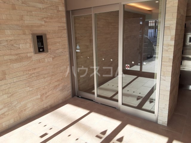 22/30 エントランス