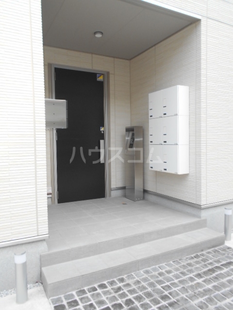 20/26 エントランス