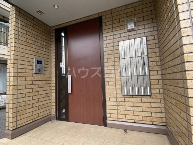 28/30 エントランス