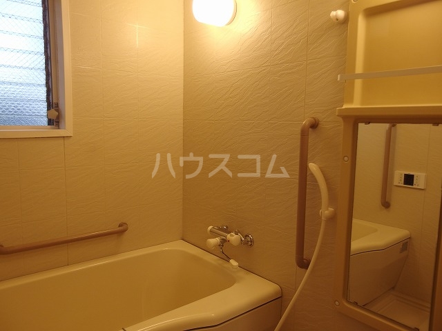 13/30 浴室