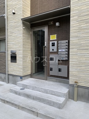 21/26 エントランス