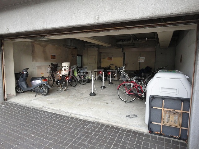 26/30 エントランス