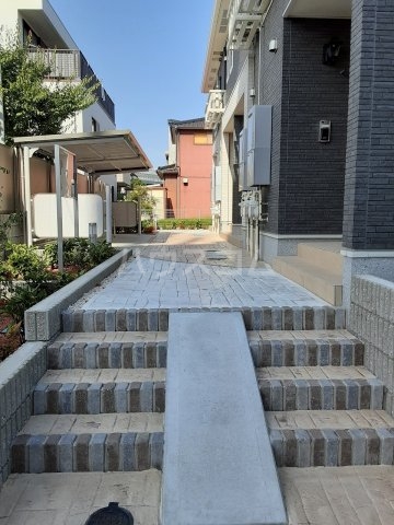 28/30 エントランス