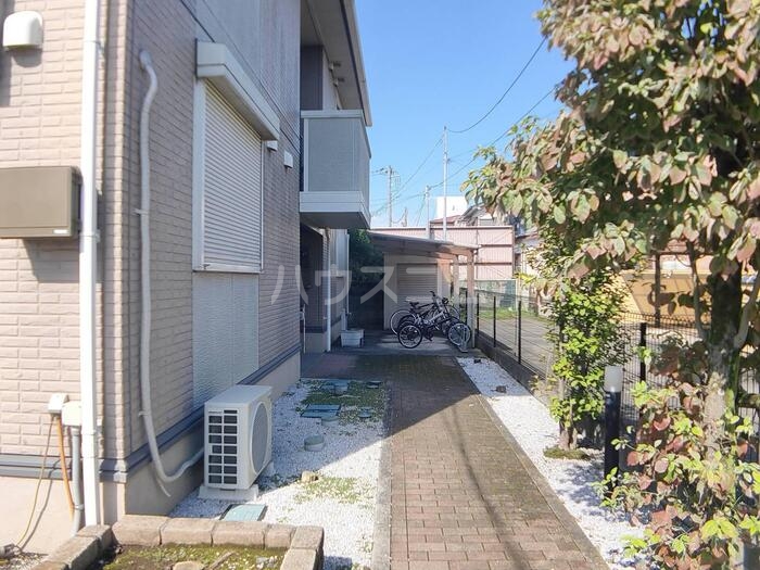 20/30 エントランス