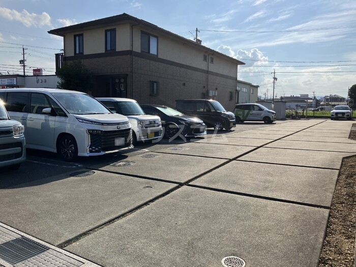 3/3 駐車場