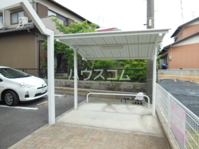 27/30 エントランス