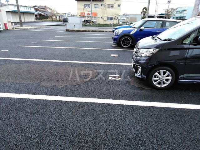 25/30 駐車場
