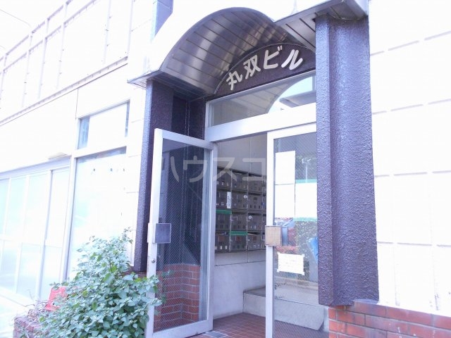 27/30 エントランス