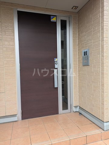 23/30 エントランス