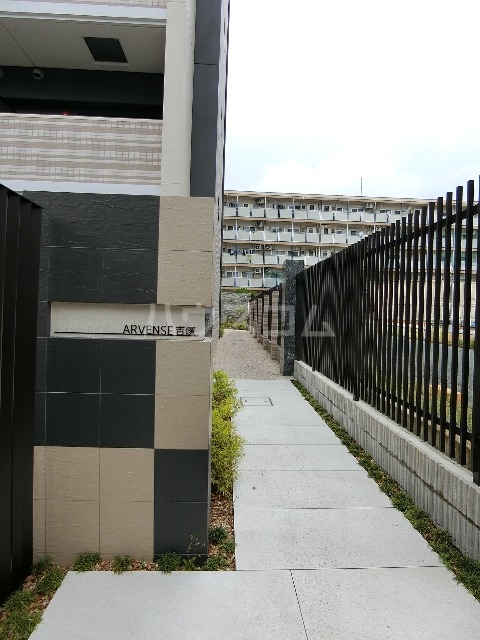 27/30 エントランス