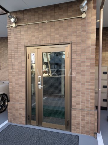 2/4 エントランス