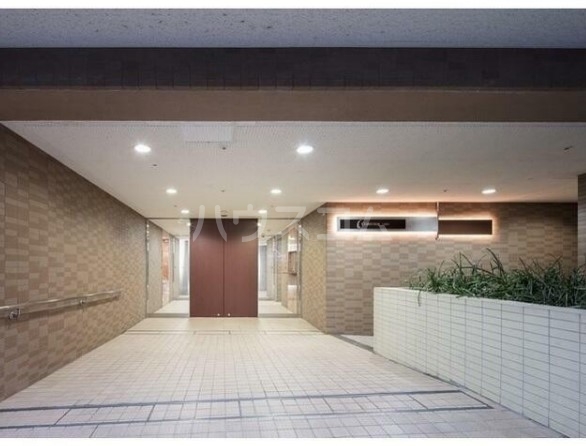 15/17 エントランス