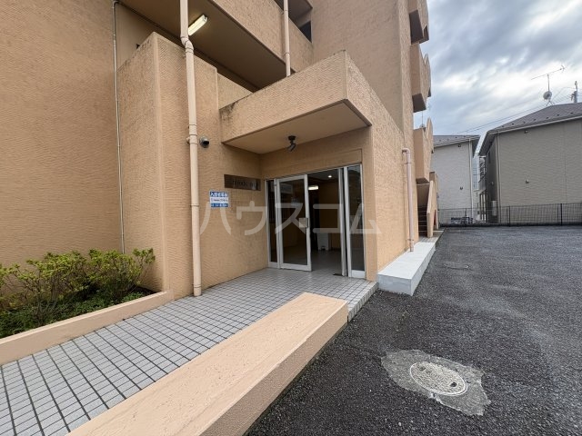 25/30 エントランス
