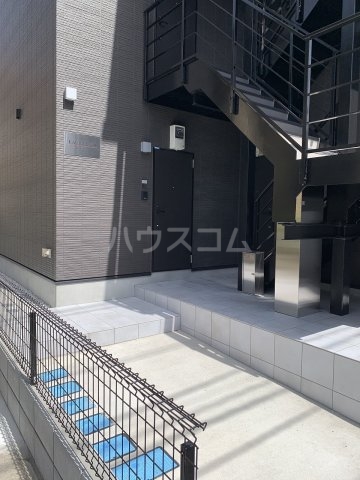 21/25 エントランス