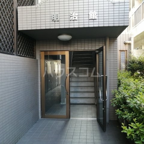 21/27 エントランス