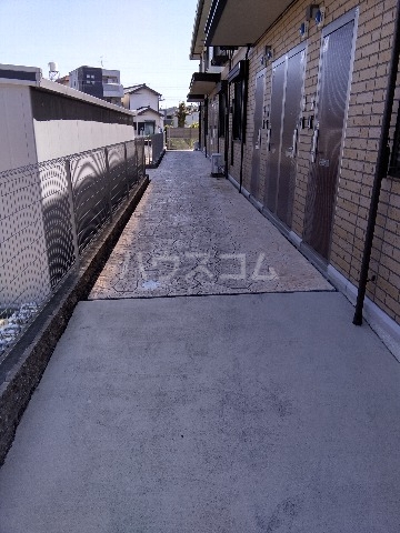 17/19 エントランス